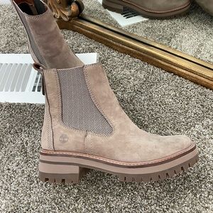 Courmayeur Valley Chelsea Boot (LIKE NEW)